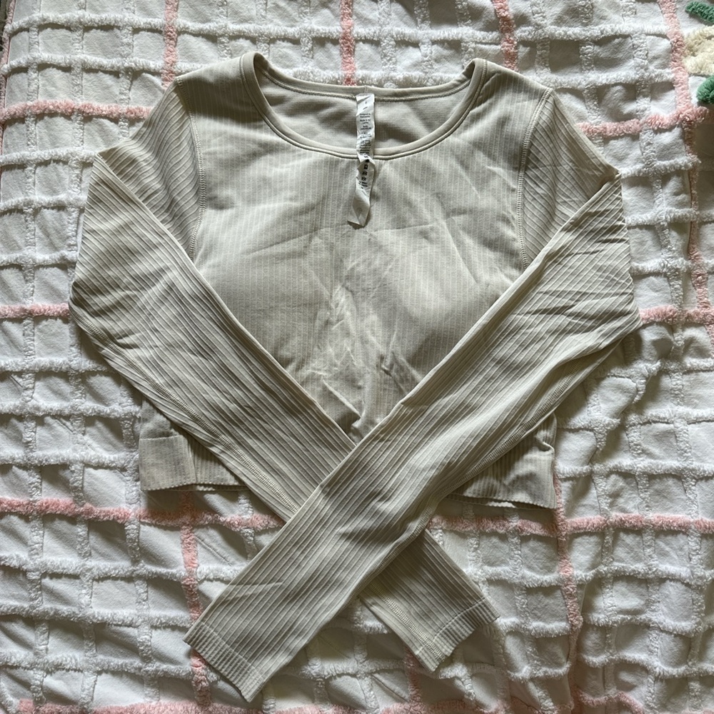 Lululemon cropped ribbed top